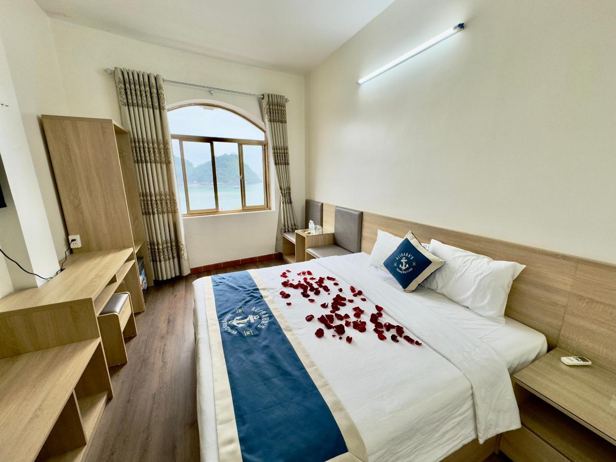 Cat Ba Plaza Hotel Dong Khe Sau Exteriér fotografie